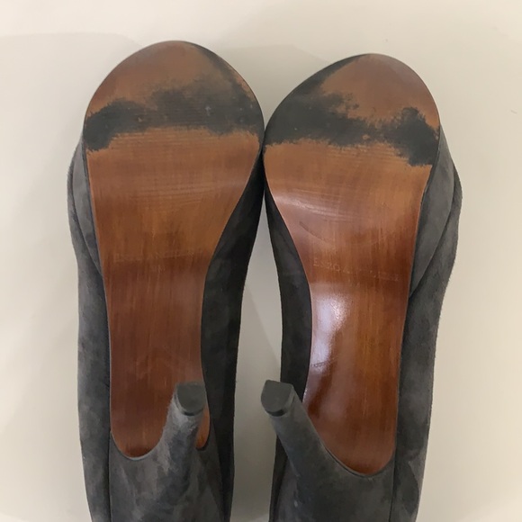 Enzo Angiolini Gray Suede Peep Toe Pumps Size 9 - Picture 8 of 10